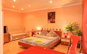 1-Room Apartment On Honcharenka Street 29. Center
